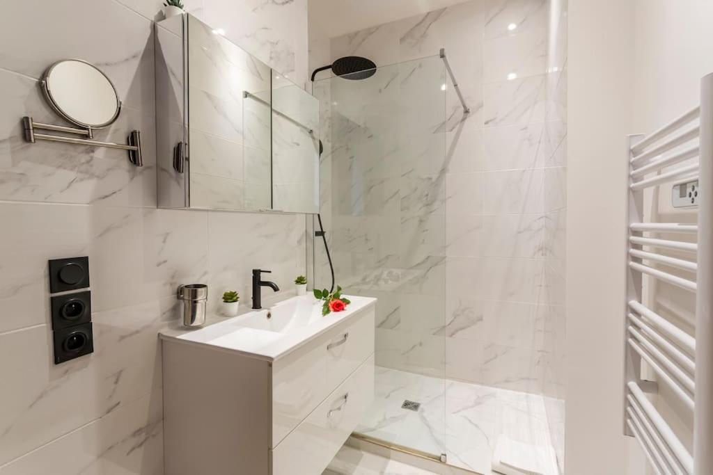 Suite Paris, Tour Eiffel, Champs Elysees Zewnętrze zdjęcie