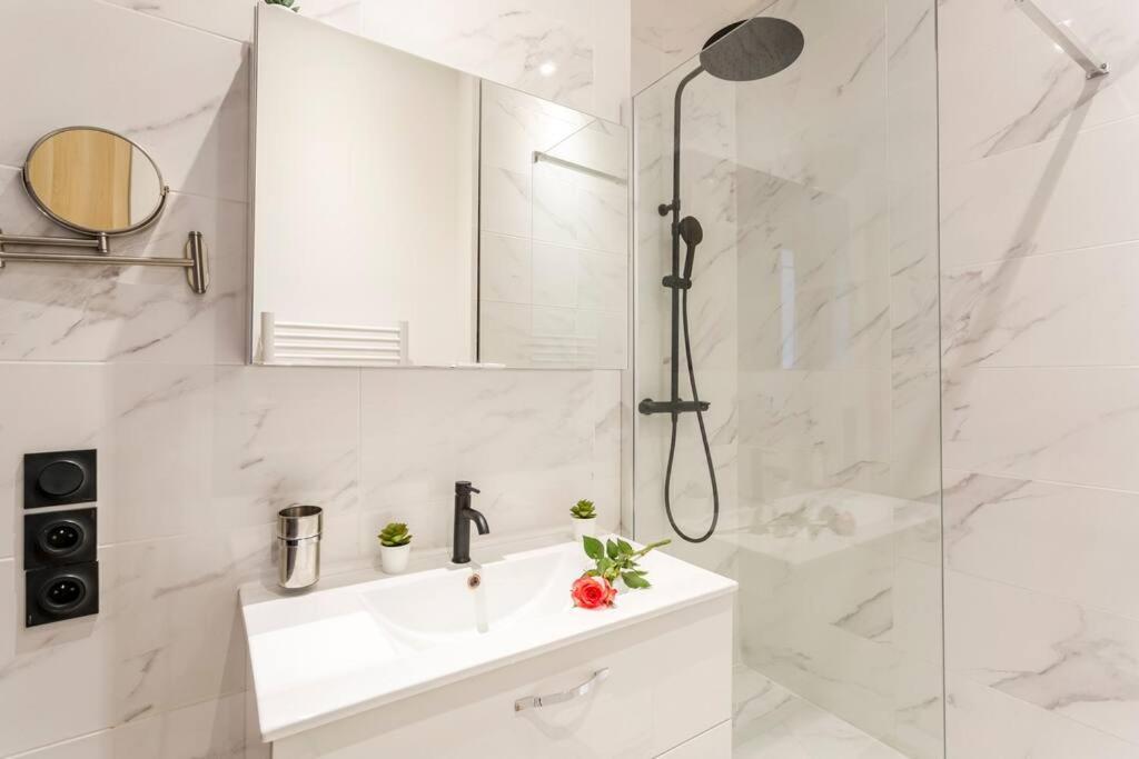 Suite Paris, Tour Eiffel, Champs Elysees Zewnętrze zdjęcie